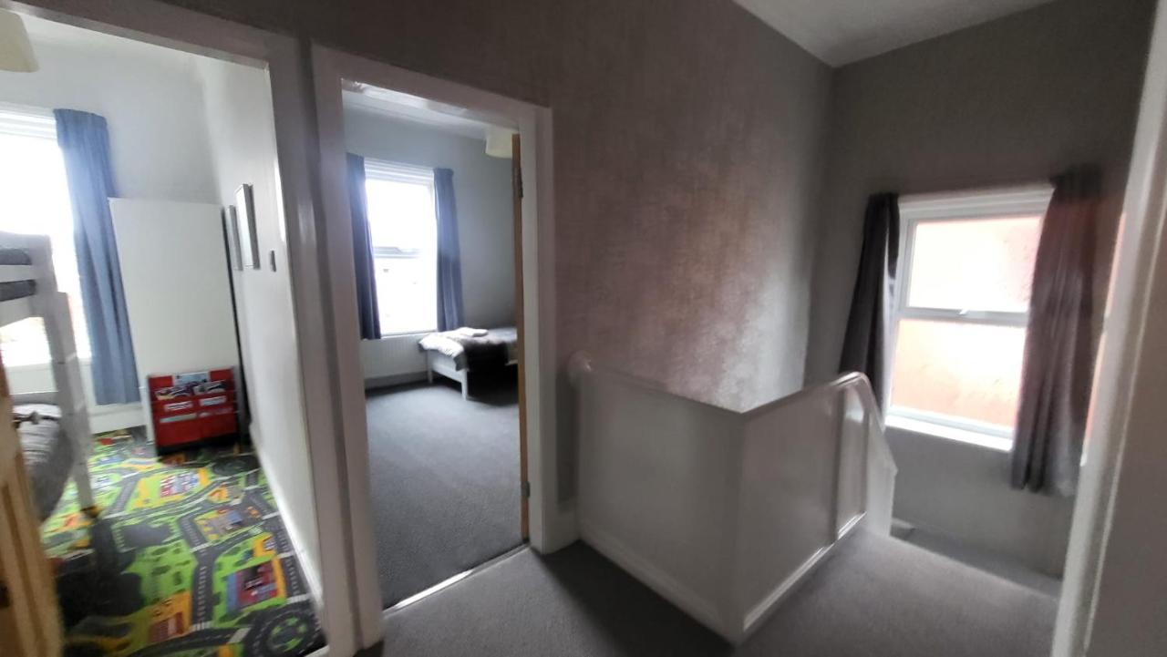 Stay - At Southport Holiday Home - Sleeps 6 ภายนอก รูปภาพ